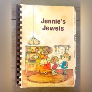 Vintage Cookbook 1981 Hospital Auxiliary Jennie Edmundson Iowa WELL LOVED